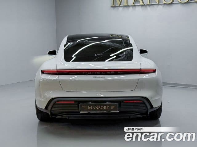Porsche Taycan 2025 — ფოტო 18/20