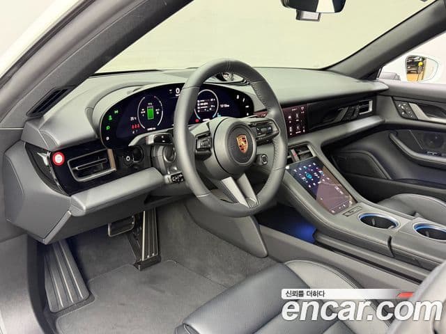 Porsche Taycan 2025 — ფოტო 6/20