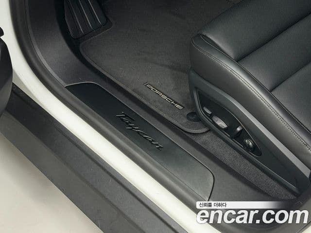 Porsche Taycan 2025 — ფოტო 14/20