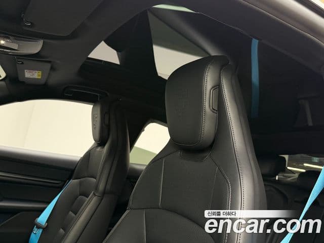 Porsche Taycan 2025 — ფოტო 11/20