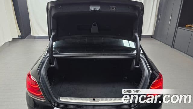 Kia The K9 2019 — Photo 23/34