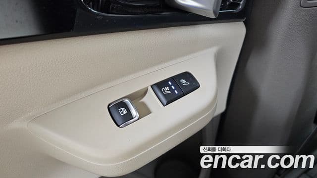 Kia Carnival 2025 — Şəkil 35/37