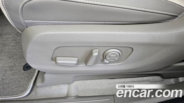 Kia Carnival 2025 — Şəkil 32/37