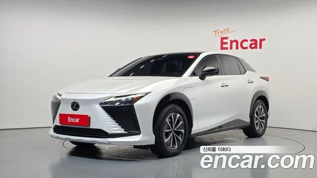 Lexus RZ450e 2023 — Şəkil 11/32