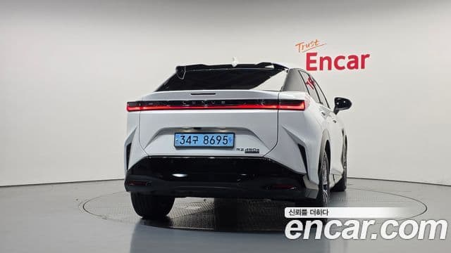Lexus RZ450e 2023 — Şəkil 4/32