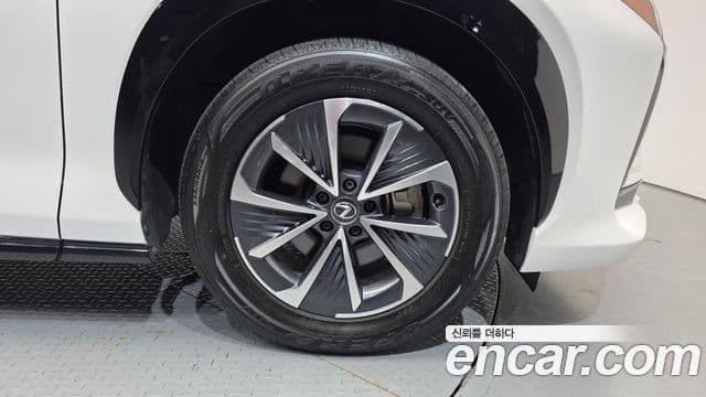 Lexus RZ450e 2023 — Şəkil 14/32