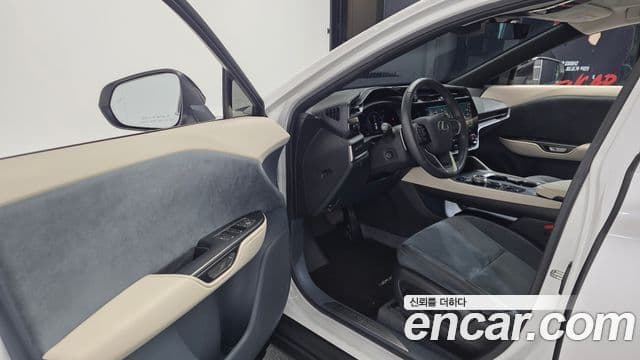 Lexus RZ450e 2023 — Şəkil 27/32