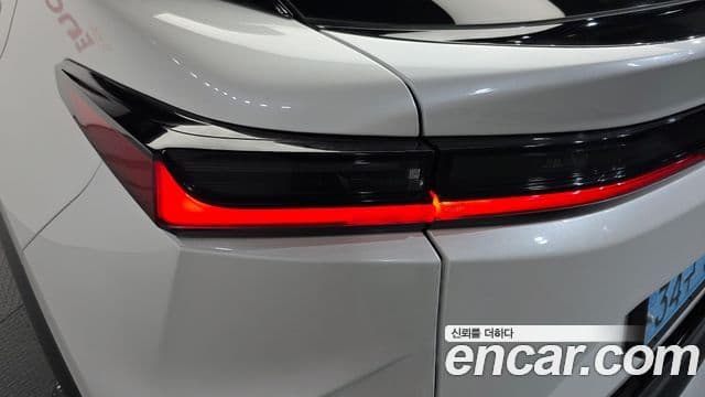 Lexus RZ450e 2023 — Şəkil 5/32