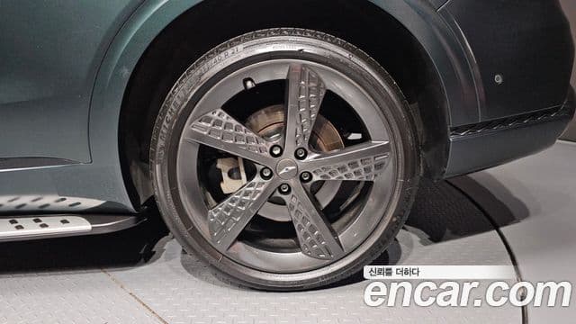 Genesis GV70 2021 — ფოტო 16/38