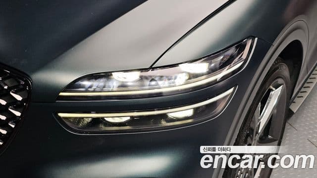 Genesis GV70 2021 — ფოტო 9/38