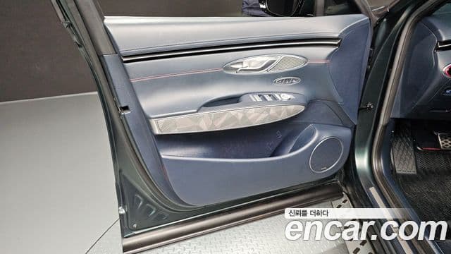 Genesis GV70 2021 — ფოტო 19/38