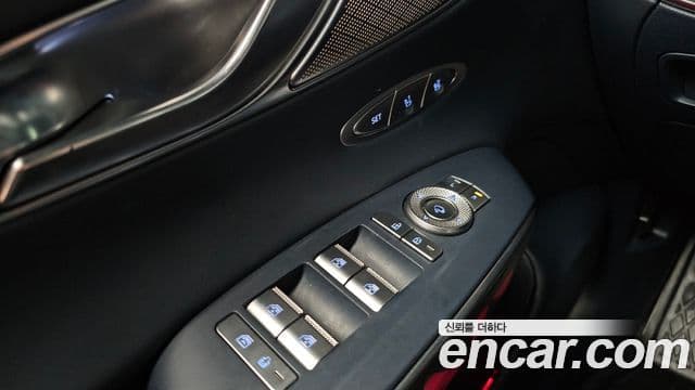 Genesis GV70 2021 — ფოტო 38/38