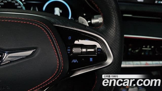 Genesis GV70 2021 — ფოტო 25/38