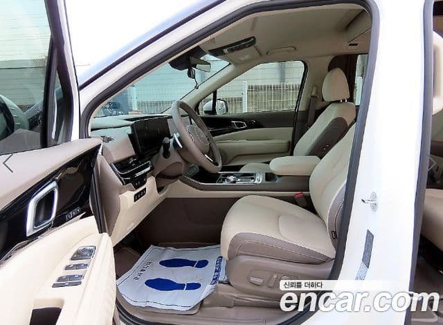 Kia Carnival 2024 — ფოტო 16/20
