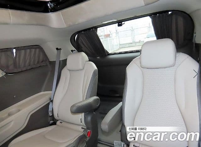 Kia Carnival 2024 — ფოტო 12/20