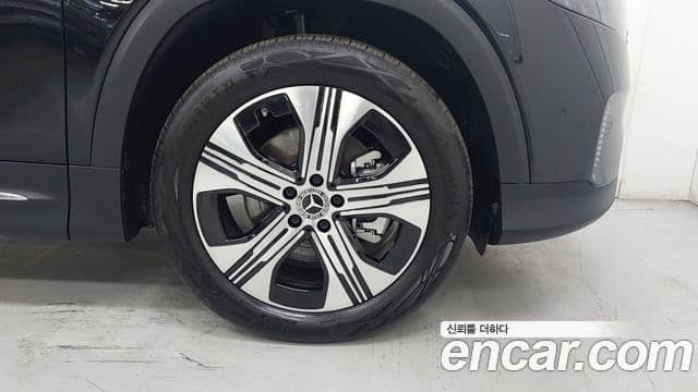Mercedes-Benz EQB 2025 — ფოტო 12/18