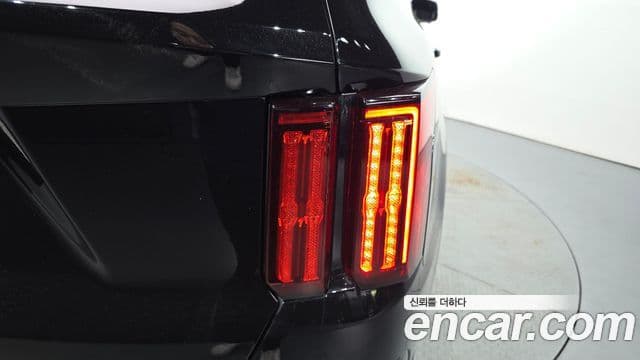 Kia Sorento 2022 — ფოტო 18/33