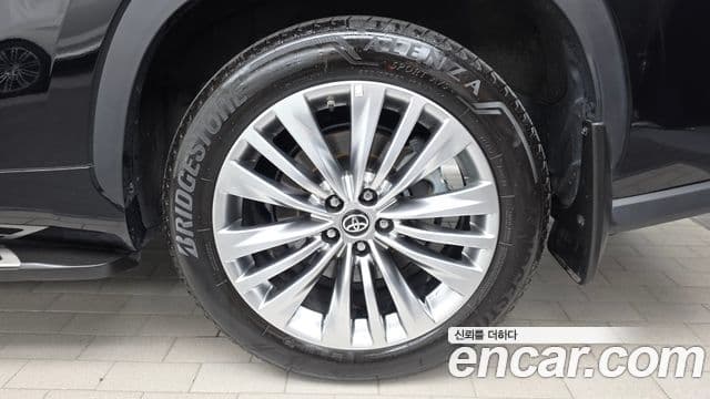 Toyota Highlander 2025 — Photo 24/35
