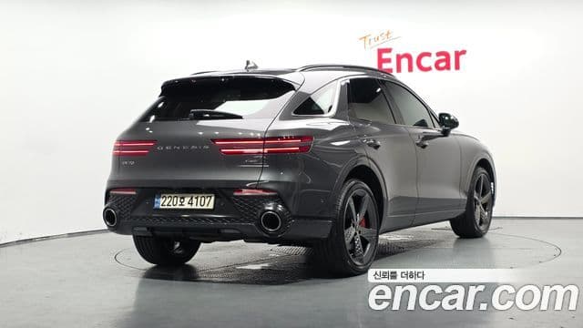 Genesis GV70 2023 — ფოტო 28/42
