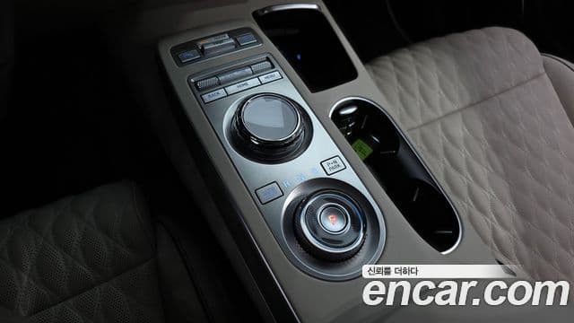 Genesis GV70 2023 — ფოტო 1/42