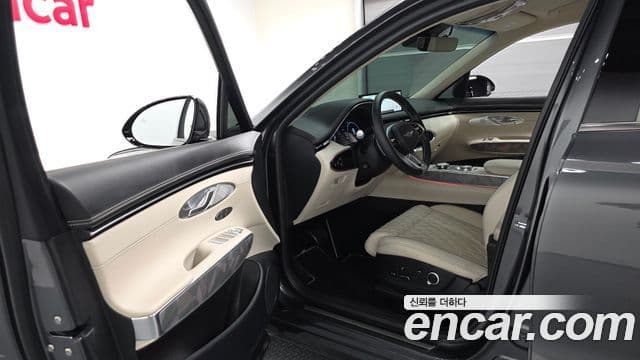 Genesis GV70 2023 — ფოტო 32/42
