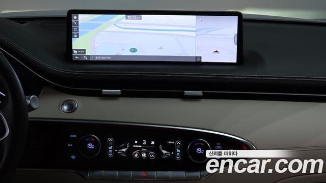 Genesis GV70 2023 — ფოტო 19/42