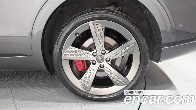 Genesis GV70 2023 — ფოტო 21/42