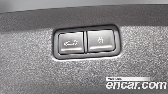 Genesis GV70 2023 — ფოტო 36/42
