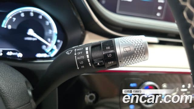 Genesis GV70 2023 — ფოტო 29/42