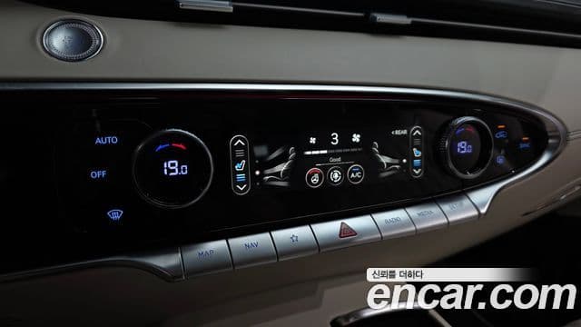 Genesis GV70 2023 — ფოტო 15/42