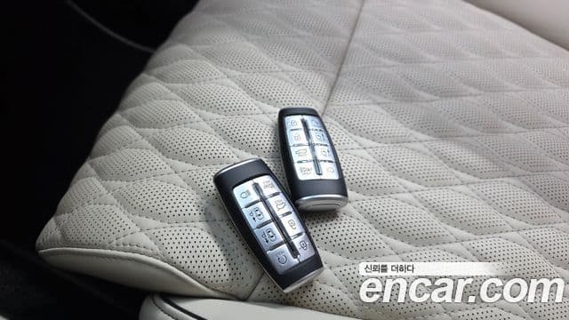 Genesis GV70 2023 — ფოტო 16/42