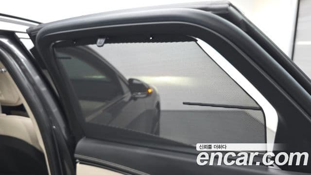 Genesis GV70 2023 — ფოტო 30/42