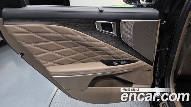 Kia K8 2021 — Photo 7/31