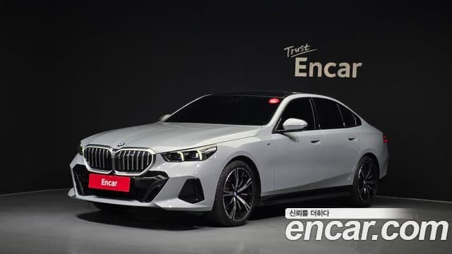 BMW 5 Series 2024 — ფოტო 5/20