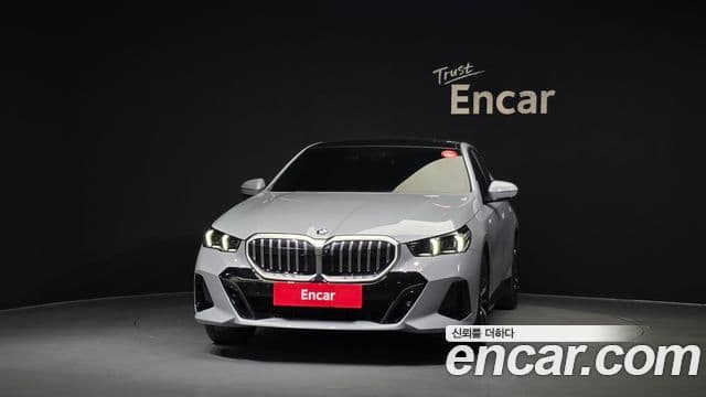 BMW 5 Series 2024 — ფოტო 18/20