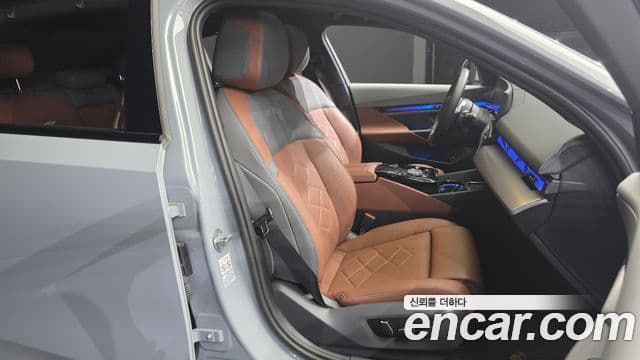 BMW 5 Series 2024 — ფოტო 19/20