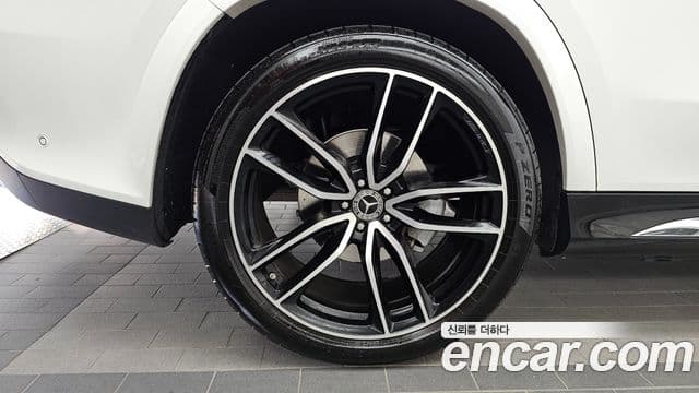Mercedes-Benz GLS-Class 2024 — Photo 11/20