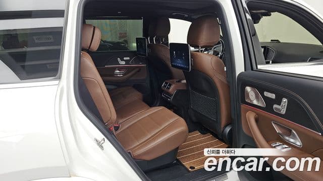 Mercedes-Benz GLS-Class 2024 — Photo 8/20