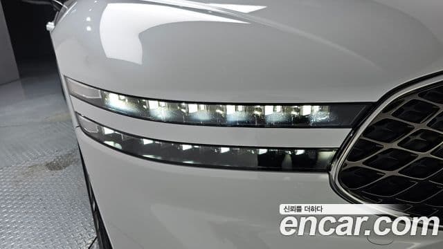 Genesis G90 2022 — Şəkil 8/38