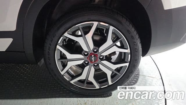 Kia Seltos 2022 — Şəkil 15/32