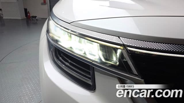 Kia Seltos 2022 — Şəkil 13/32