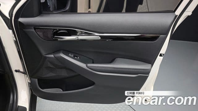 Kia Seltos 2022 — Şəkil 28/32