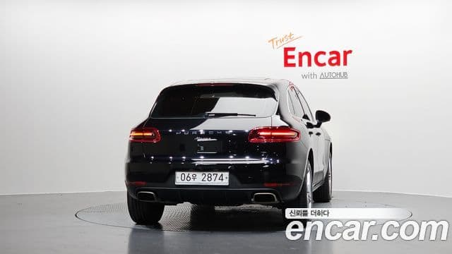 Porsche Macan 2018 — Şəkil 30/31