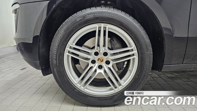 Porsche Macan 2018 — Şəkil 4/31