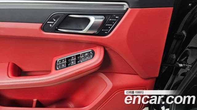 Porsche Macan 2018 — Şəkil 1/31