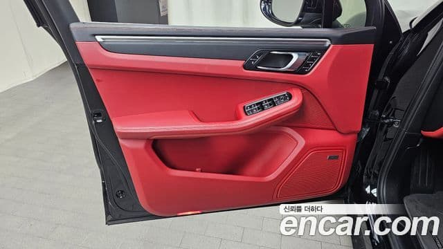Porsche Macan 2018 — Şəkil 8/31