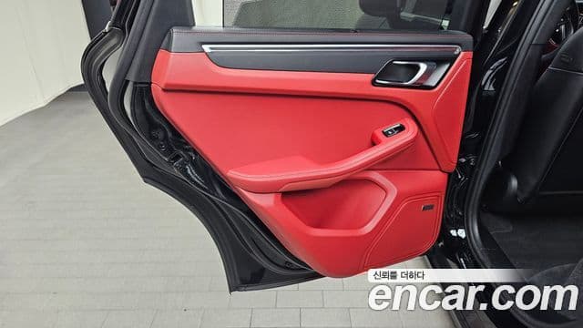 Porsche Macan 2018 — Şəkil 2/31