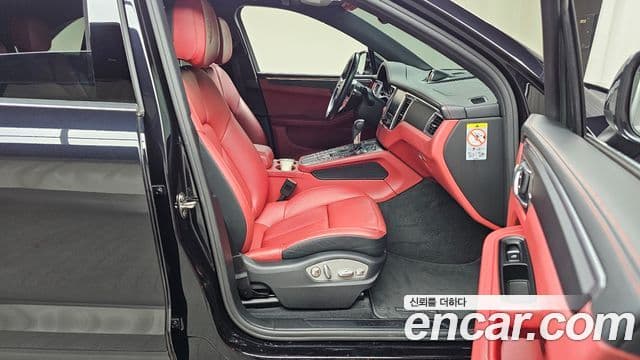 Porsche Macan 2018 — Şəkil 14/31