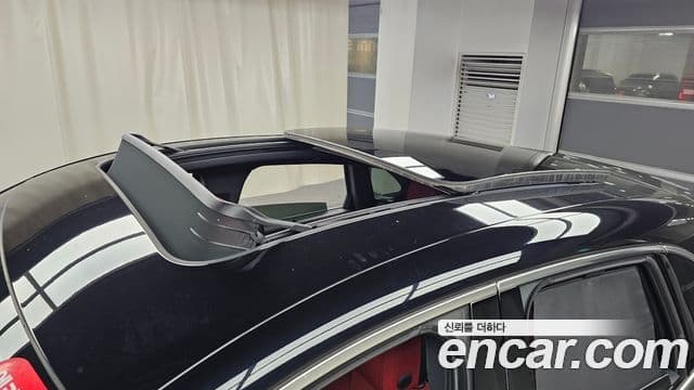 Porsche Macan 2018 — Şəkil 27/31
