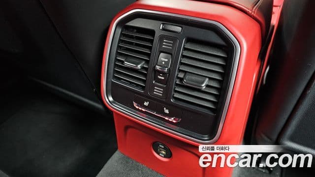 Porsche Macan 2018 — Şəkil 13/31
